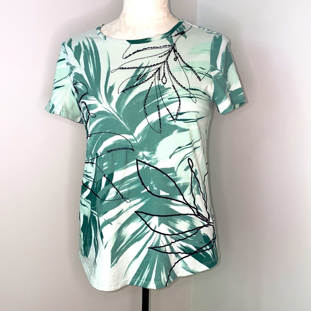 Chico’s print top green black palm New without Tags size Small
